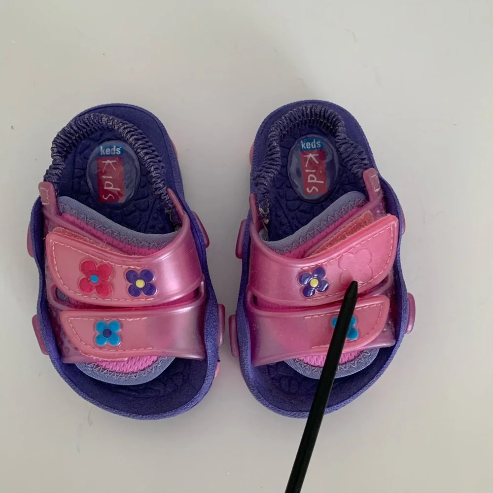 Keds Kids Water Shoes Sandals Baby Girls Size 5/6 Purple Pink Adjustable Straps